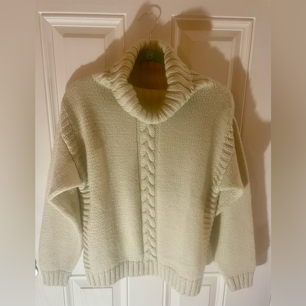 Aplenblick Cozy Cream Cable Knit Sweater